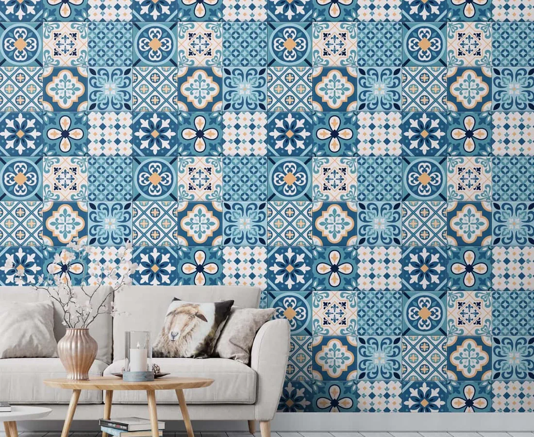 Decorative wall tiles in a stylish living room by QuickExim.